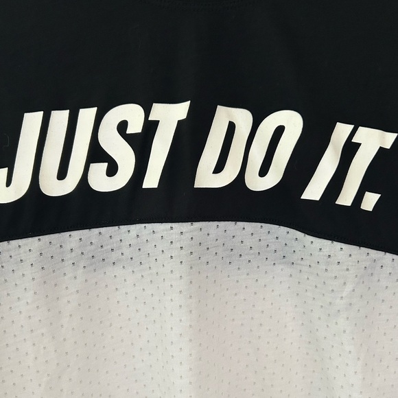 Nike Dri Fit Just Do It Workout Top size Medium - Picture 3 of 7